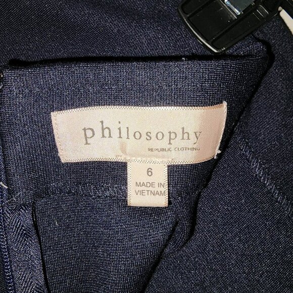 EUC NAVY Skirt by Philosophy - Picture 3 of 3